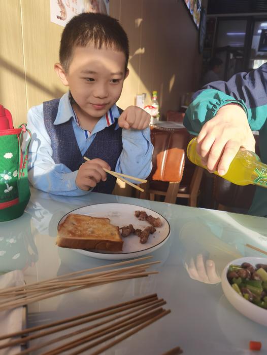 旅顺羊汤馆吃羊肉串