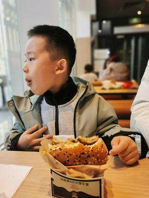 大元元一家三口肯德基